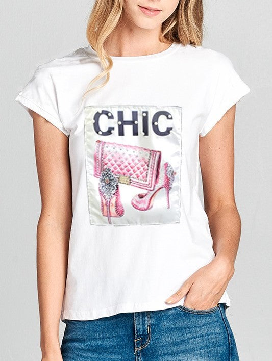 GRAPHIC WHITE TOP WITH RHINESTONES "CHIC"